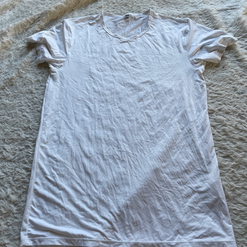 White t shirt uniqlo Airsm